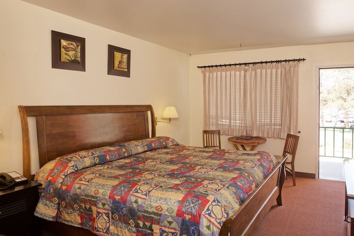 Room 5 of 38
