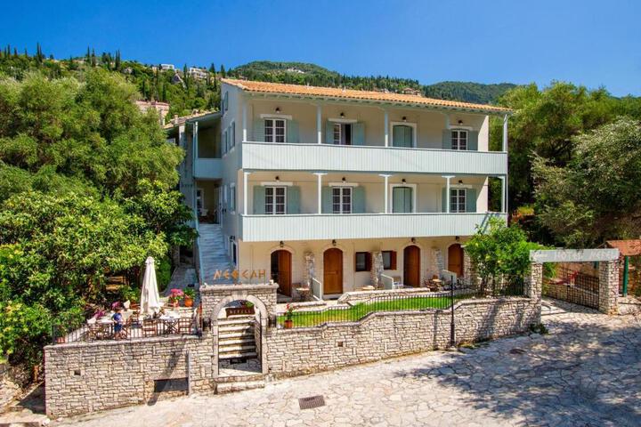 Nefeli Hotel