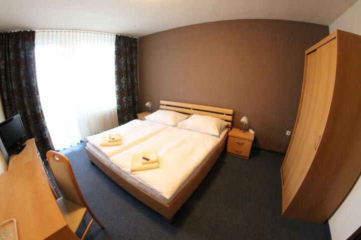 Room 7 of 44