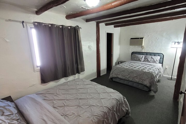 Room 6 of 66