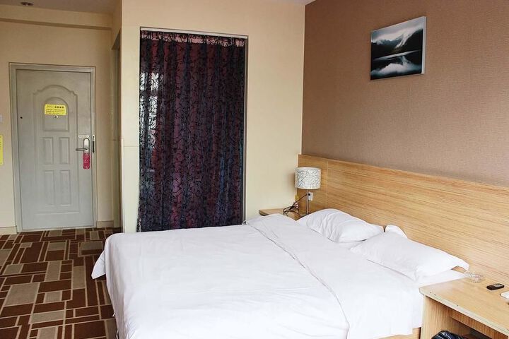 Room 34 of 90