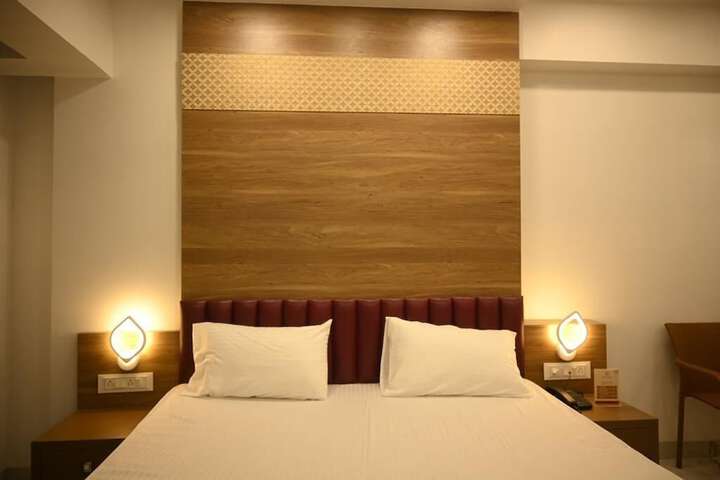 Room 10 of 26