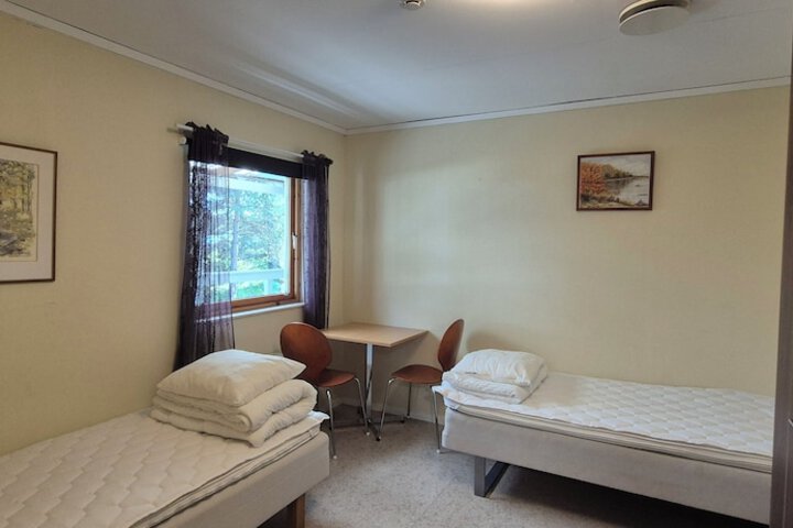 Room 10 of 68