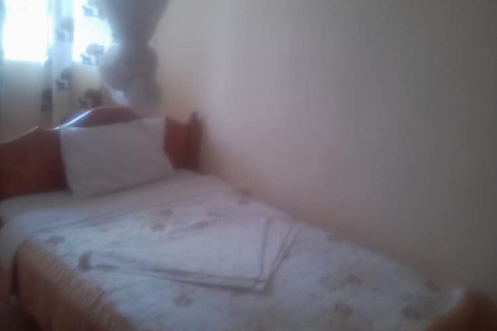 Room 4 of 9