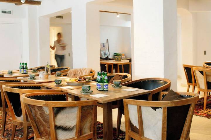 Dining 84 of 105