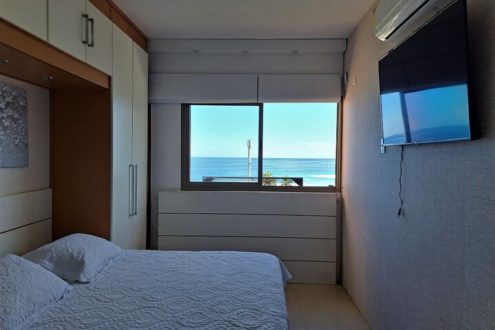 Room 7 of 49