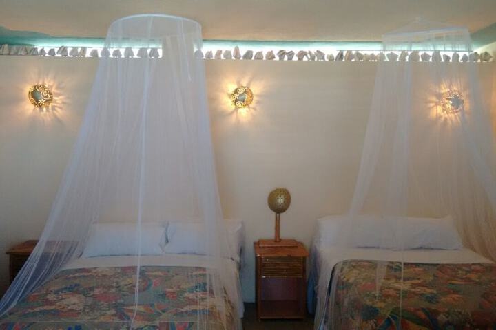 Room 6 of 16