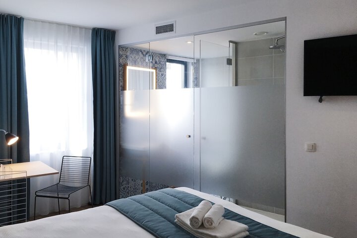 Room 8 of 39