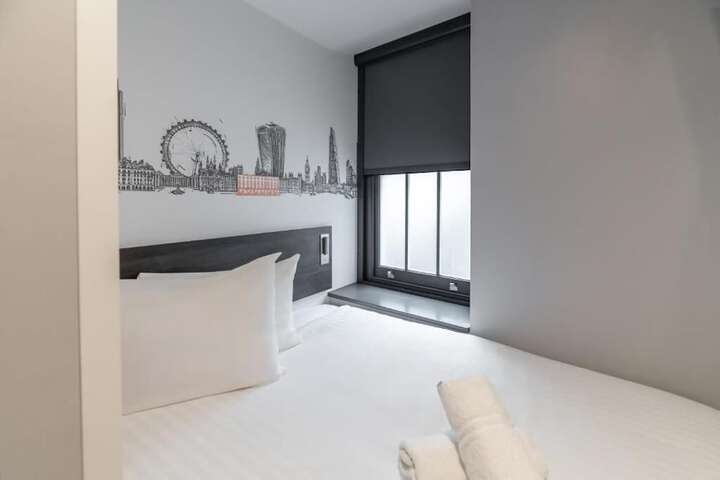 Room 37 of 59