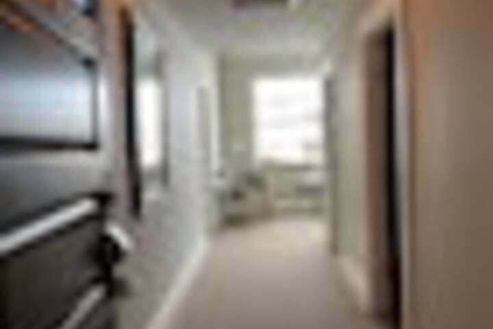 Room 32 of 285