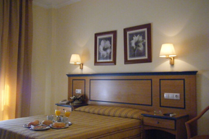 Room 2 of 42