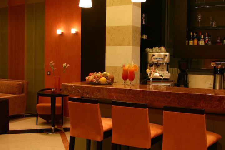 Entrance & Lobby