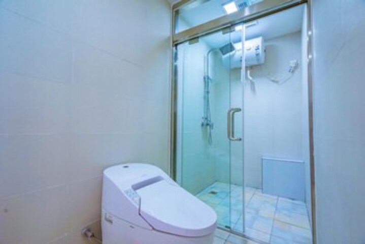 Room 2 of 20