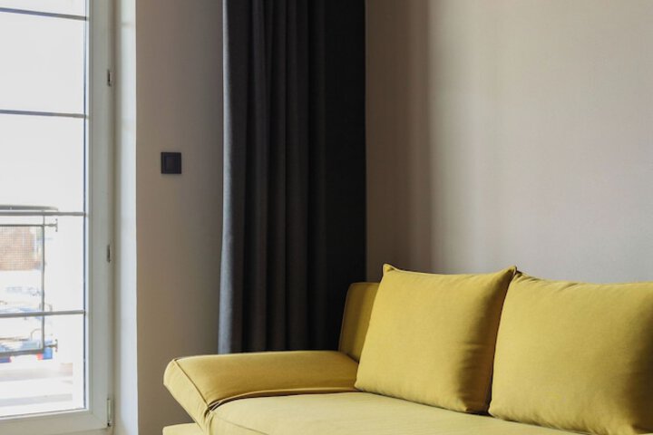 Room 10 of 48