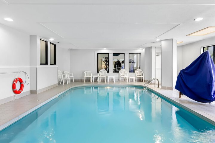 Pool 43 of 51