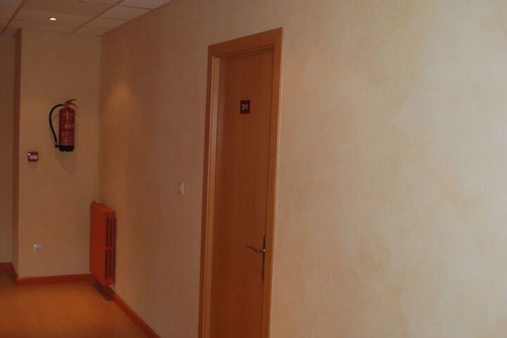 Ballroom/Hall 22 of 34