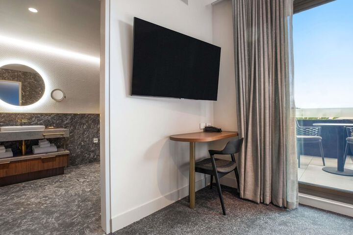 Room 42 of 78