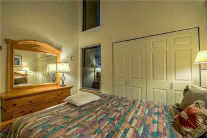 Room 27 of 32
