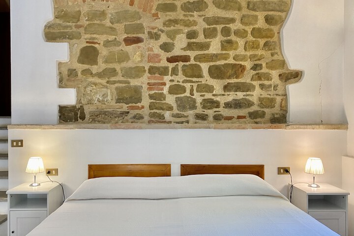 Room 6 of 33