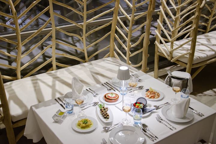 Dining 63 of 87