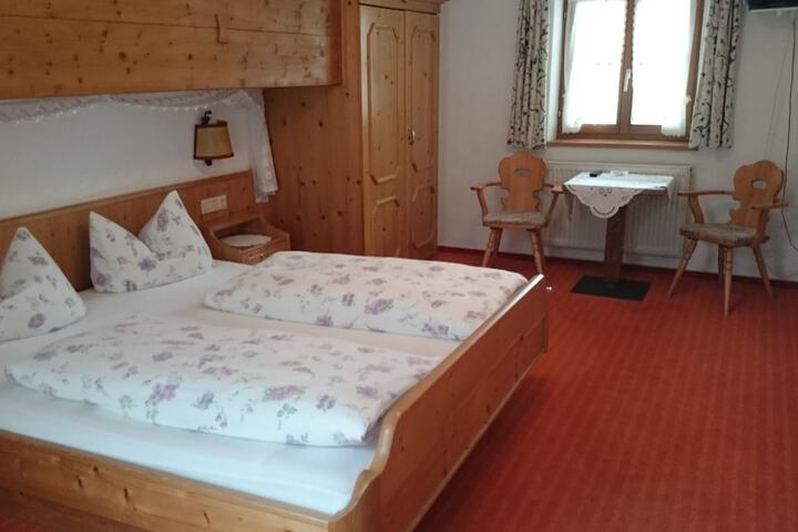 Room 5 of 29