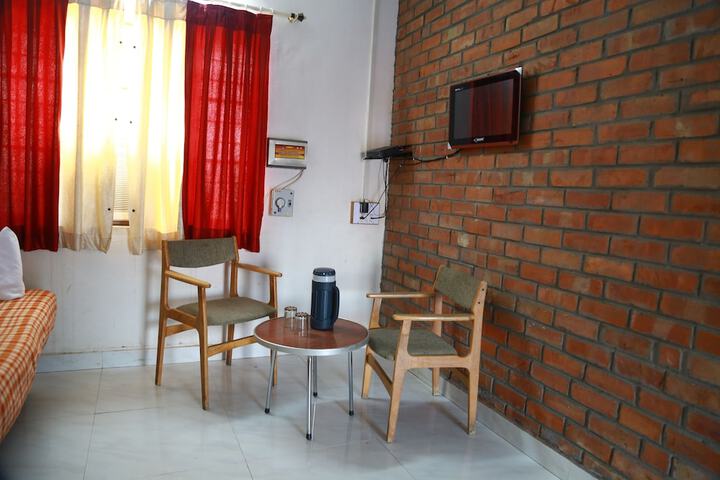 Room 3 of 7