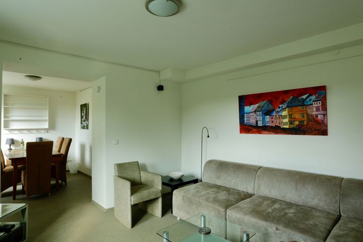 Room 9 of 24