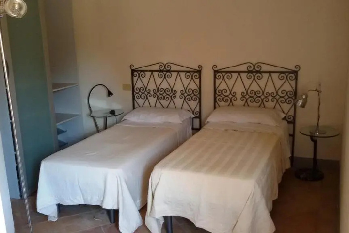 Room 2 of 12