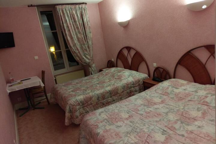 Room 10 of 43
