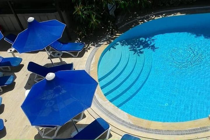 Pool 28 of 50