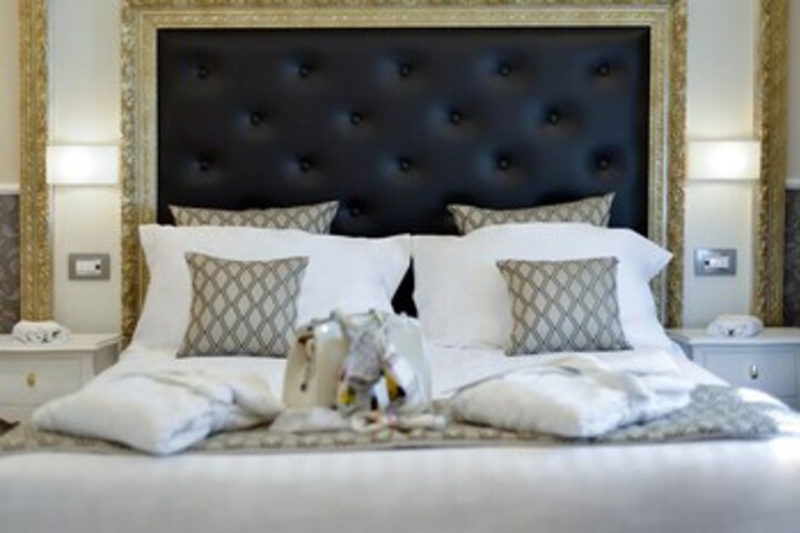Room 27 of 28