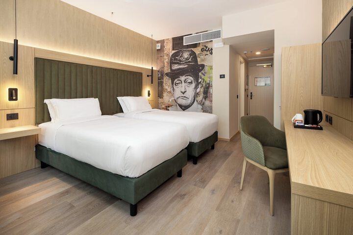 Room 40 of 101