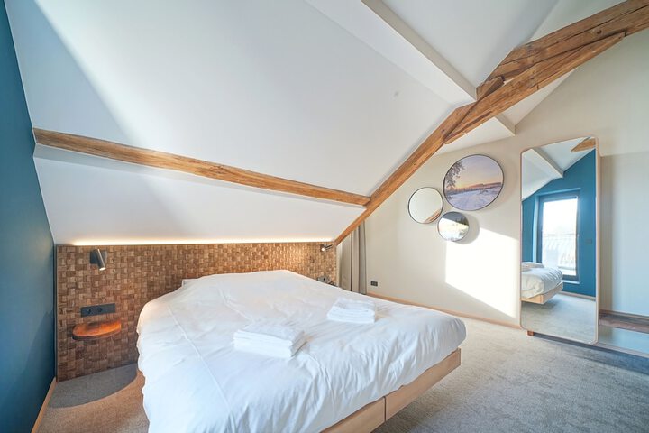 Room 5 of 37