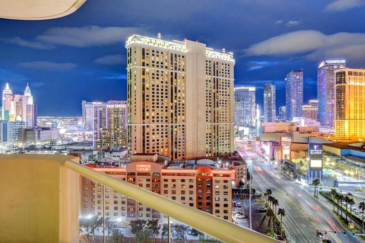 Photo of Lucky Gem Penthouse & Luxury Suites at MGM Signature Resort Balcony Strip View 1607