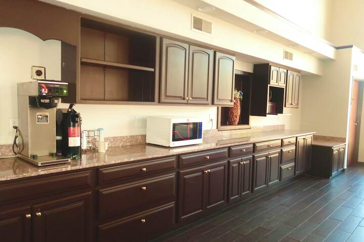 Breakfast/Coffee Service 24 of 27