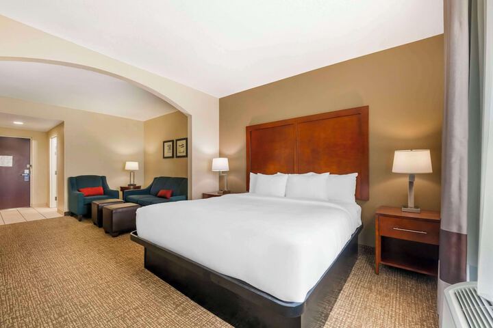 1 King Bed (16 of 35)