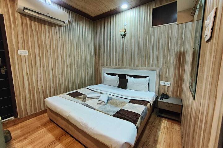 Room 44 of 92