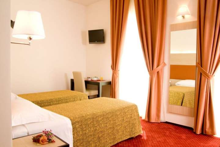 Room 8 of 31