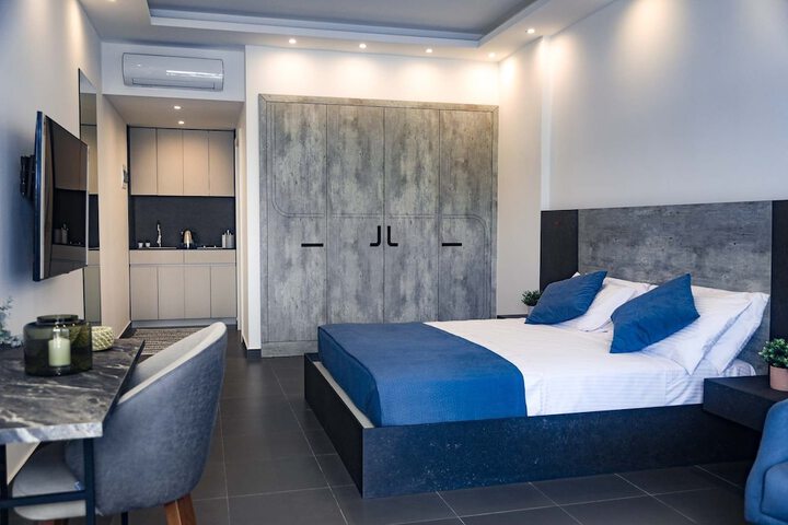 Room 10 of 117