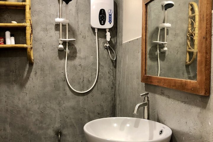 Room 73 of 203