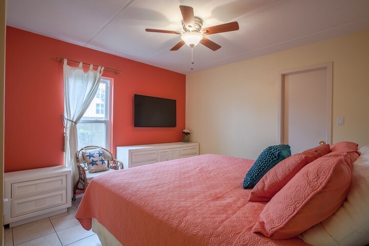 Room 5 of 28