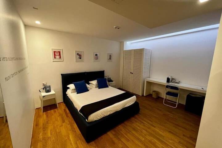 Room 10 of 49