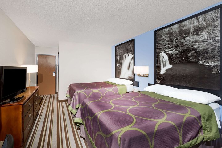 Double Accessible Queen Size Bed (1 of 6)