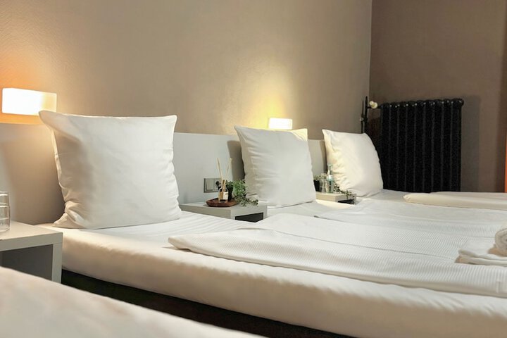 Room 10 of 26