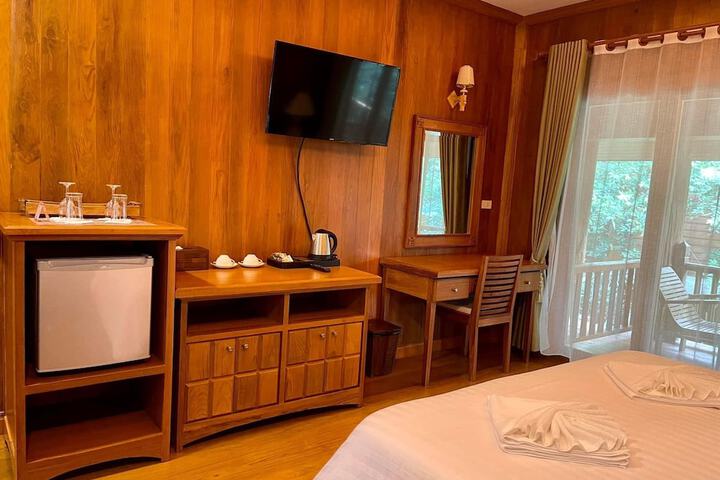 Room 3 of 27