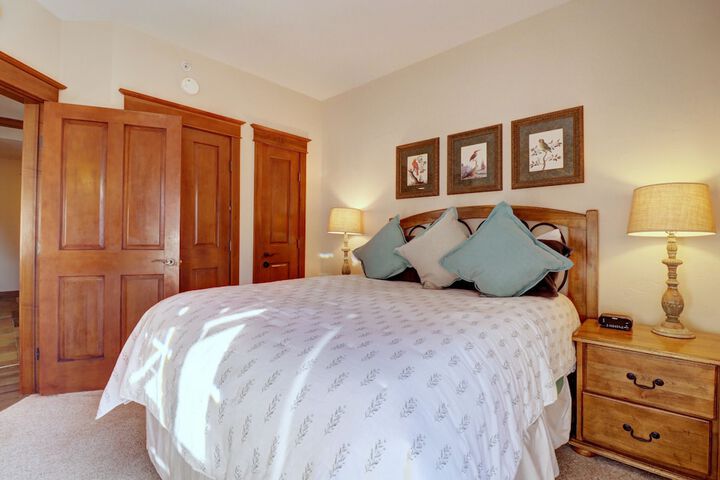 Room 3 of 43