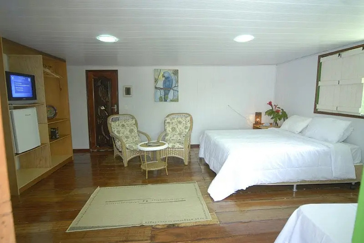 Room 2 of 8