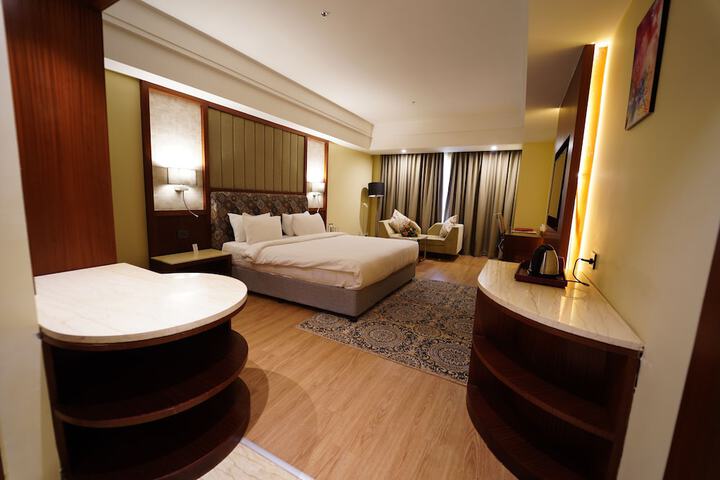 Room 33 of 50