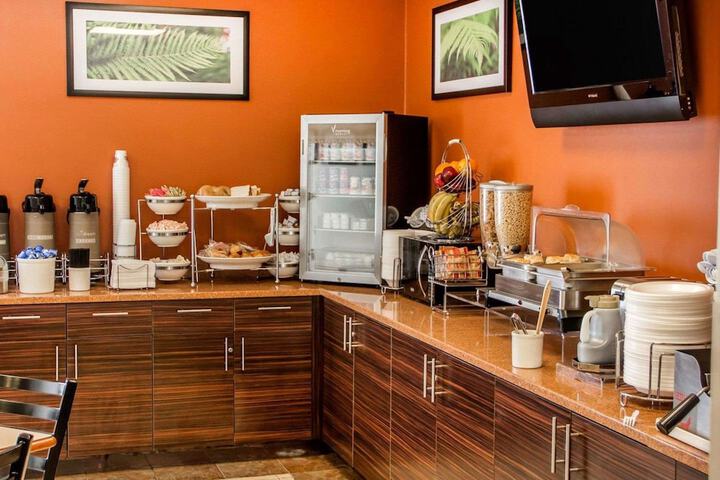 Breakfast area
