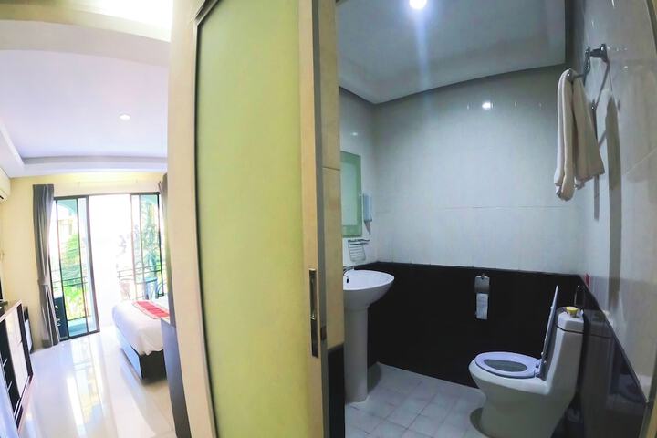Room 16 of 18